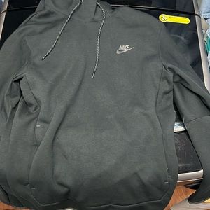 Nike tech hoodie, never worn